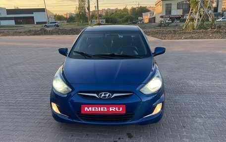 Hyundai Solaris II рестайлинг, 2012 год, 670 000 рублей, 5 фотография