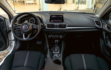 Mazda 3, 2018 год, 1 355 000 рублей, 16 фотография