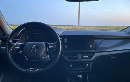 Skoda Rapid II, 2022 год, 2 100 000 рублей, 24 фотография
