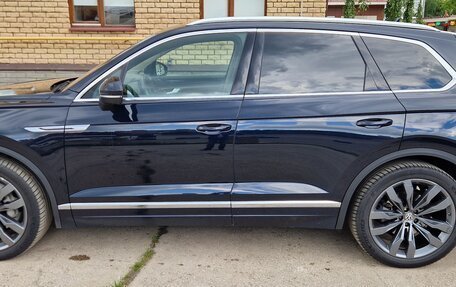 Volkswagen Touareg III, 2019 год, 5 990 000 рублей, 4 фотография