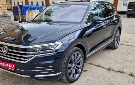 Volkswagen Touareg III, 2019 год, 5 990 000 рублей, 3 фотография