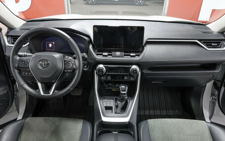 Toyota RAV4, 2024 год, 3 849 000 рублей, 16 фотография