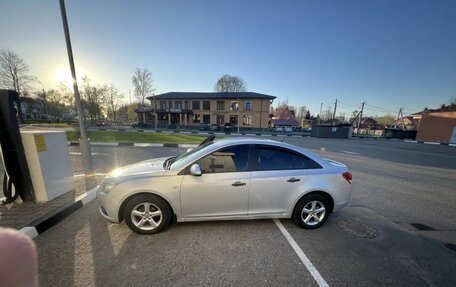 Chevrolet Cruze II, 2010 год, 650 000 рублей, 2 фотография