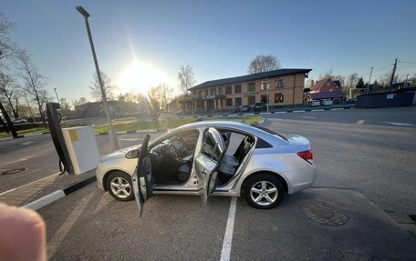 Chevrolet Cruze II, 2010 год, 650 000 рублей, 5 фотография