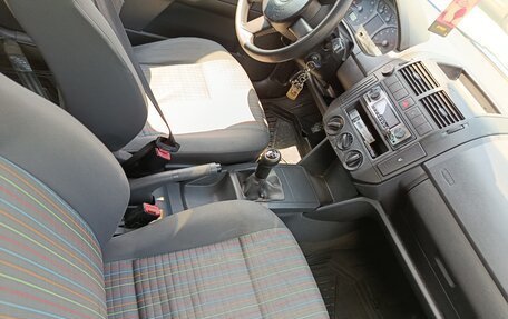 Volkswagen Polo IV рестайлинг, 2005 год, 260 000 рублей, 15 фотография