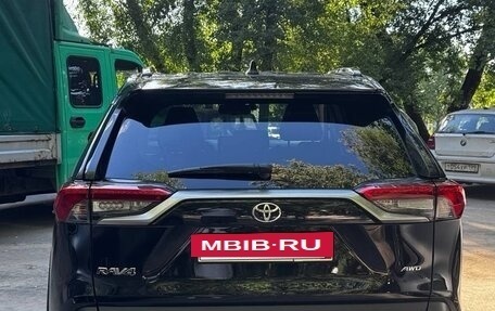 Toyota RAV4, 2020 год, 3 200 000 рублей, 6 фотография