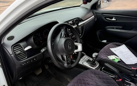 KIA Rio IV, 2018 год, 1 100 000 рублей, 8 фотография