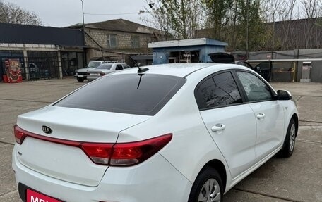 KIA Rio IV, 2018 год, 1 100 000 рублей, 5 фотография