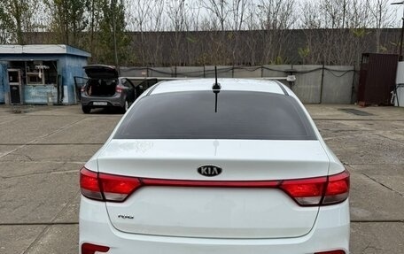 KIA Rio IV, 2018 год, 1 100 000 рублей, 6 фотография