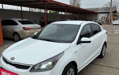 KIA Rio IV, 2018 год, 1 100 000 рублей, 2 фотография
