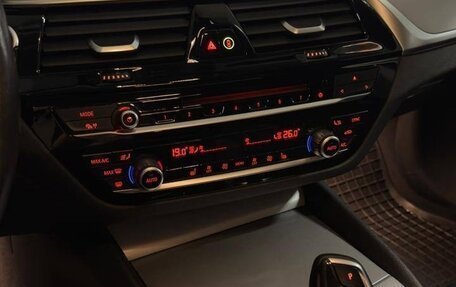 BMW 5 серия, 2019 год, 3 800 000 рублей, 6 фотография