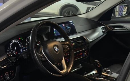BMW 5 серия, 2019 год, 3 800 000 рублей, 16 фотография