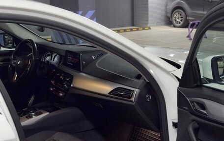 BMW 5 серия, 2019 год, 3 800 000 рублей, 14 фотография