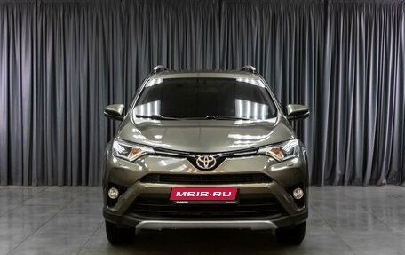 Toyota RAV4, 2017 год, 2 299 000 рублей, 3 фотография
