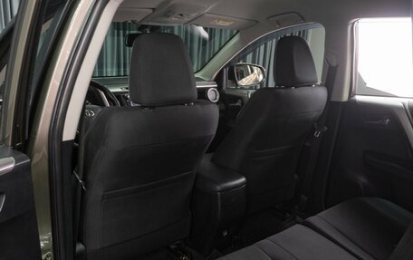Toyota RAV4, 2017 год, 2 299 000 рублей, 11 фотография