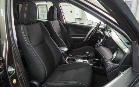 Toyota RAV4, 2017 год, 2 299 000 рублей, 8 фотография