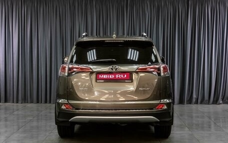 Toyota RAV4, 2017 год, 2 299 000 рублей, 4 фотография