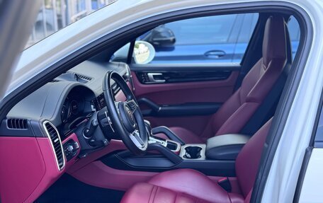 Porsche Cayenne III, 2021 год, 8 980 000 рублей, 13 фотография