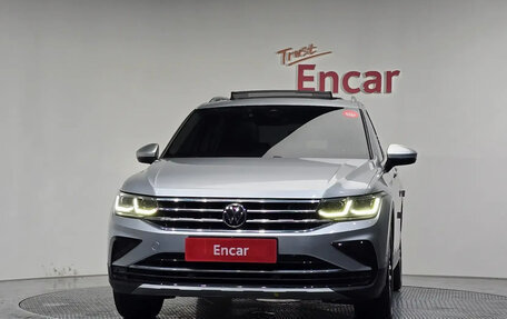 Volkswagen Tiguan II, 2021 год, 2 300 002 рублей, 3 фотография