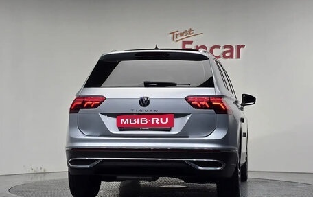 Volkswagen Tiguan II, 2021 год, 2 300 002 рублей, 4 фотография