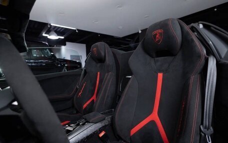 Lamborghini Huracán, 2019 год, 22 500 000 рублей, 13 фотография