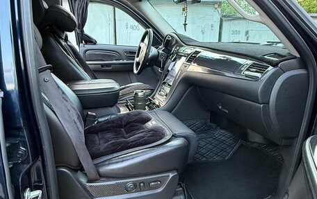 Cadillac Escalade III, 2008 год, 2 750 000 рублей, 17 фотография