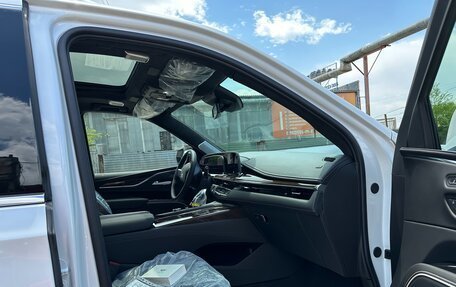 Cadillac Escalade V, 2024 год, 18 499 000 рублей, 16 фотография