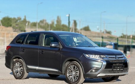 Mitsubishi Outlander III рестайлинг 3, 2018 год, 1 790 000 рублей, 6 фотография