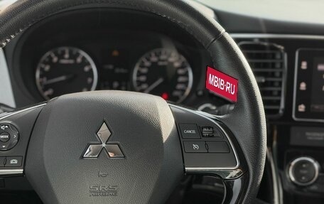 Mitsubishi Outlander III рестайлинг 3, 2018 год, 1 790 000 рублей, 18 фотография