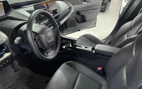 Toyota Prius IV XW50, 2026 год, 3 070 777 рублей, 8 фотография