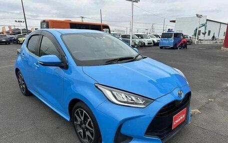 Toyota Yaris, 2023 год, 1 076 018 рублей, 3 фотография