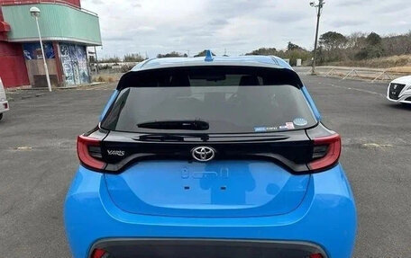 Toyota Yaris, 2023 год, 1 076 018 рублей, 5 фотография