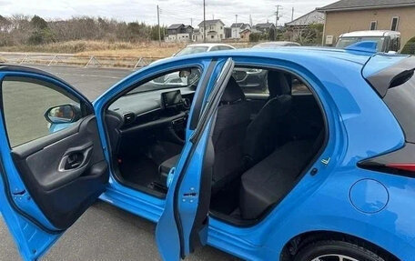 Toyota Yaris, 2023 год, 1 076 018 рублей, 7 фотография