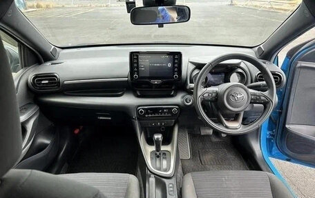 Toyota Yaris, 2023 год, 1 076 018 рублей, 15 фотография