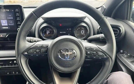 Toyota Yaris, 2023 год, 1 076 018 рублей, 16 фотография