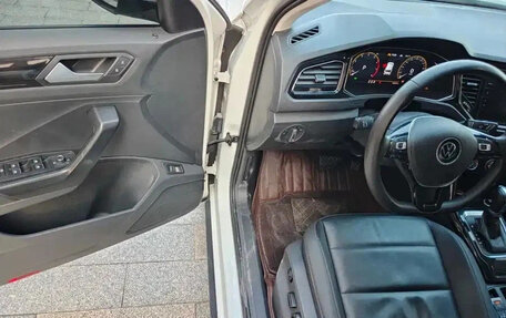 Volkswagen T-Roc I, 2022 год, 1 542 018 рублей, 13 фотография