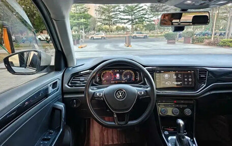 Volkswagen T-Roc I, 2022 год, 1 542 018 рублей, 16 фотография