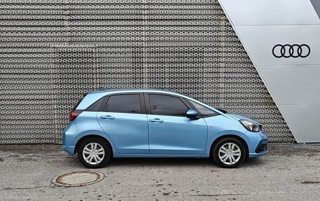 Honda Fit, 2022 год, 1 055 000 рублей, 5 фотография