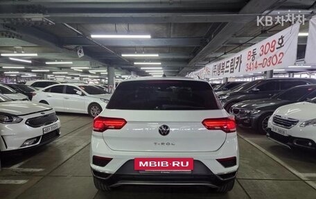 Volkswagen T-Roc I, 2021 год, 1 555 000 рублей, 5 фотография