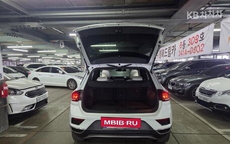 Volkswagen T-Roc I, 2021 год, 1 555 000 рублей, 6 фотография