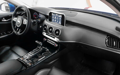 KIA Stinger I, 2018 год, 2 460 000 рублей, 10 фотография