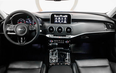KIA Stinger I, 2018 год, 2 460 000 рублей, 9 фотография