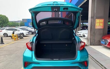 Toyota C-HR I рестайлинг, 2021 год, 1 655 000 рублей, 3 фотография
