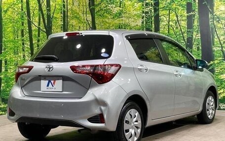 Toyota Vitz, 2017 год, 870 000 рублей, 2 фотография