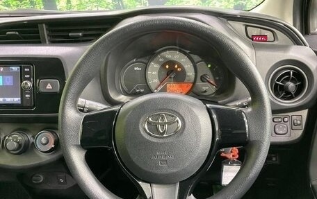 Toyota Vitz, 2017 год, 870 000 рублей, 8 фотография