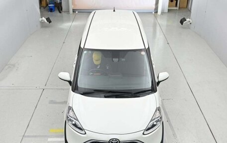 Toyota Sienta II, 2020 год, 1 070 000 рублей, 2 фотография