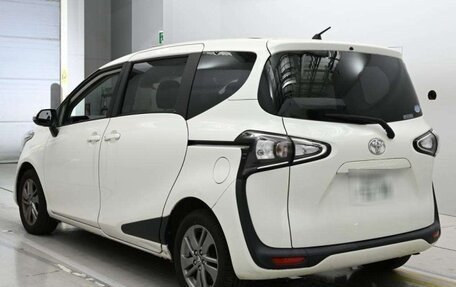 Toyota Sienta II, 2020 год, 1 070 000 рублей, 6 фотография