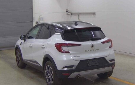 Renault Captur II, 2021 год, 1 040 000 рублей, 2 фотография