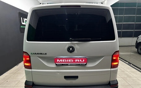 Volkswagen Caravelle T6 рестайлинг, 2019 год, 2 150 000 рублей, 5 фотография