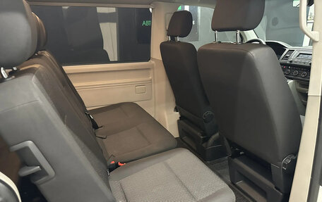 Volkswagen Caravelle T6 рестайлинг, 2019 год, 2 150 000 рублей, 15 фотография
